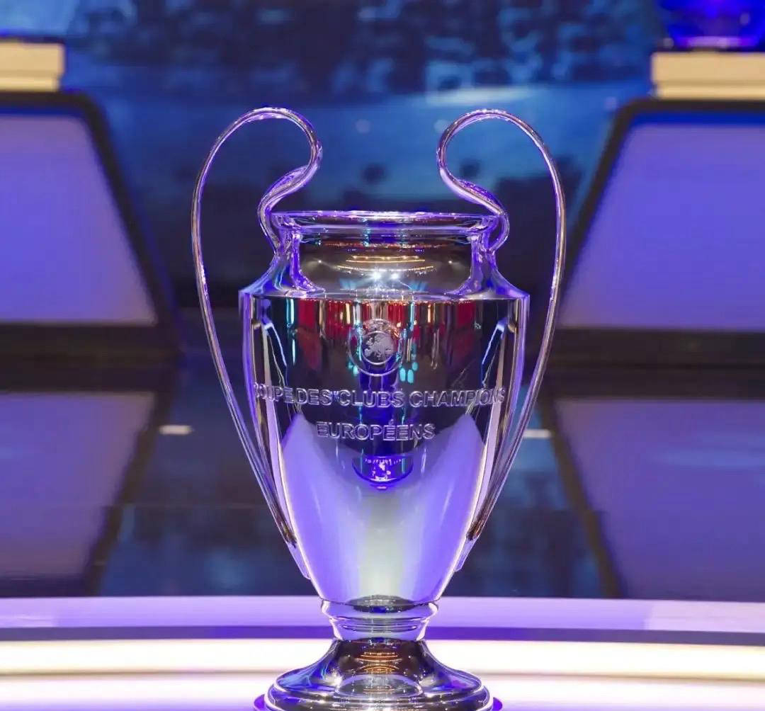 ayx爱游戏网址-罗马训练开放日，今晨绝杀压哨引欢呼，欧冠在即，赛季目标并未改变-ayx爱游戏网址